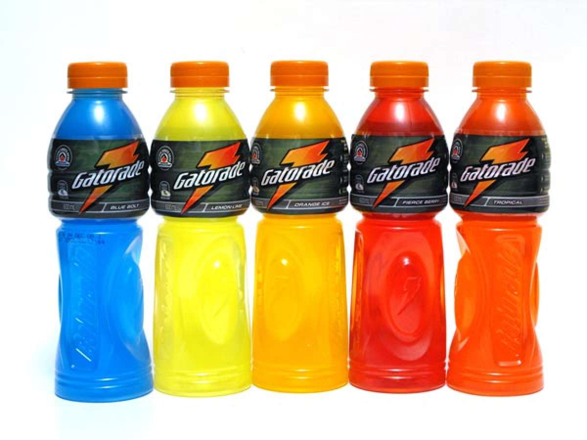 Gatorade напиток. Энергетик Gatorade. Гаторейд напиток. Gatorade Energy Drink Gatorade. Gatorade или Powerade.