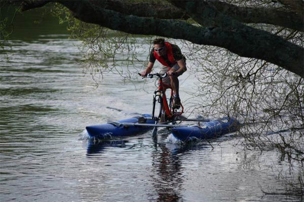 Akwakat Waterbike Kit: Convierte nuestra Mountain Bike en una funcional barca a pedales