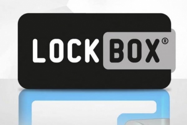 Lockbox, the portable safety box. Una práctica cartera de silicona diseñada para deportistas
