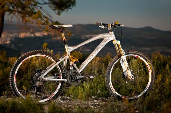 Las nuevas Foxy, Dune y Summum XR de Mondraker para 2013 con potencia integrada ultra-corta