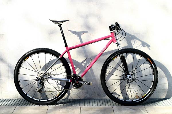 Totxo 29er Pink Love Edition: Un espectacular montaje sobre cuadro de acero de la firma española Cyclo