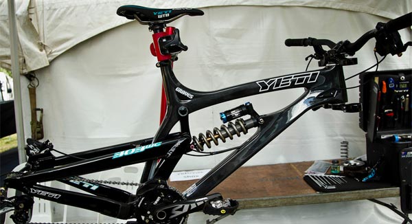 La nueva Yeti 303 DH Carbon de 2013 en primicia: Primer contacto