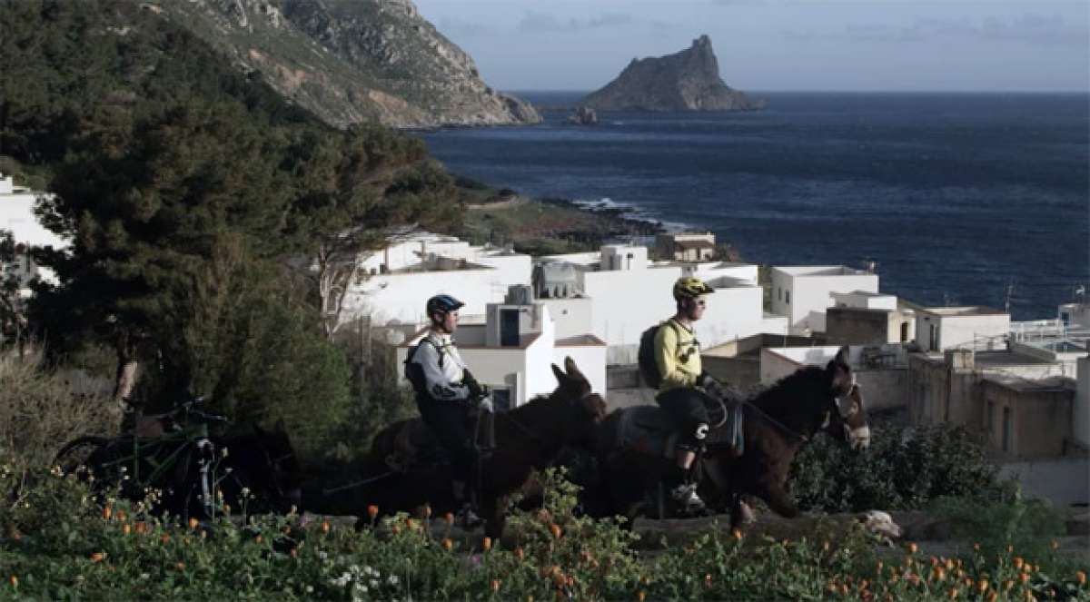 En TodoMountainBike: 'On the Island', Fabien Barel y Jerome Clementz rodando por Sicilia (Italia)