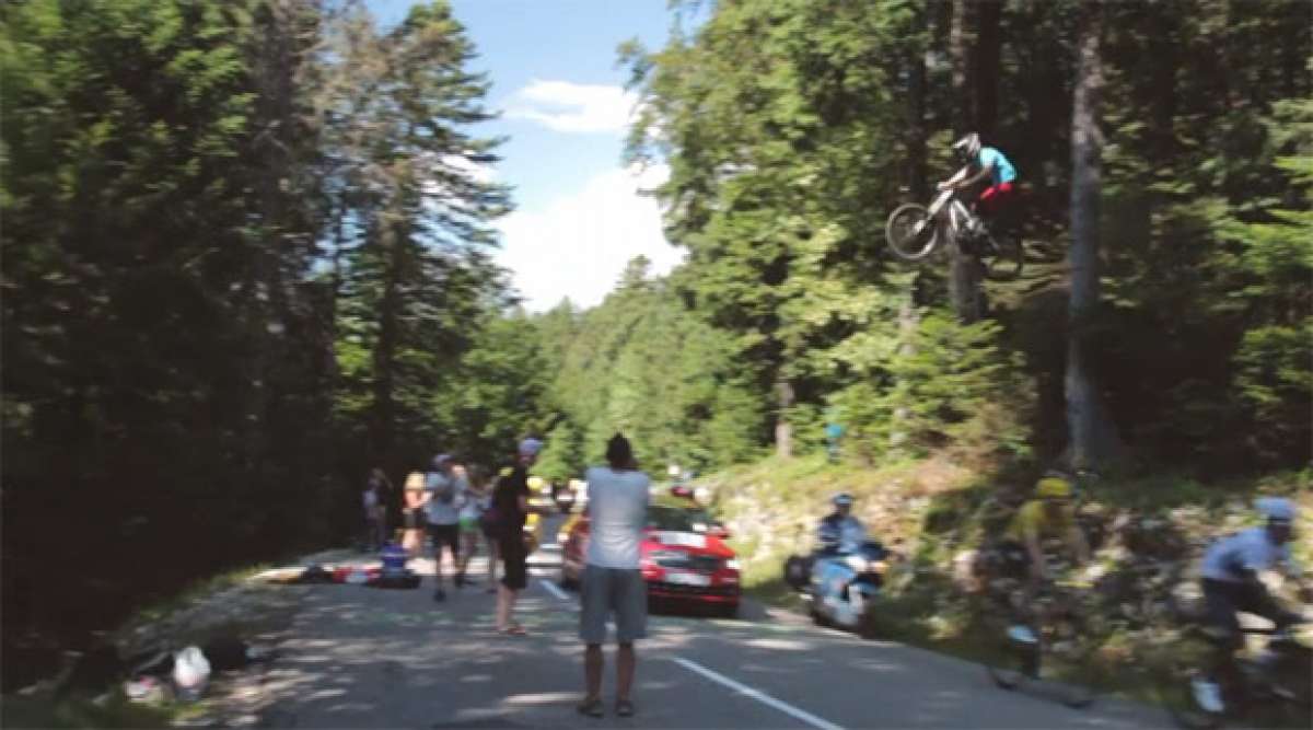 En TodoMountainBike: Un impresionante salto... sobre los ciclistas del Tour de Francia 2013