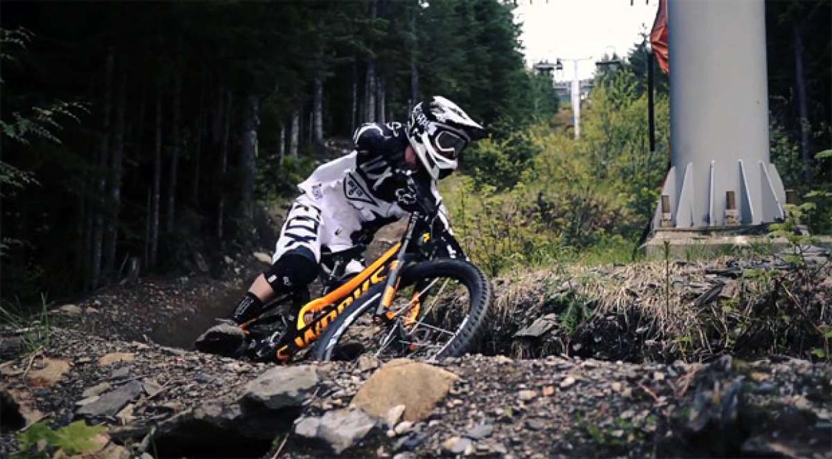 En TodoMountainBike: 'Avid Chasing Trail'. Un día rodando con el corredor Kenny Smith