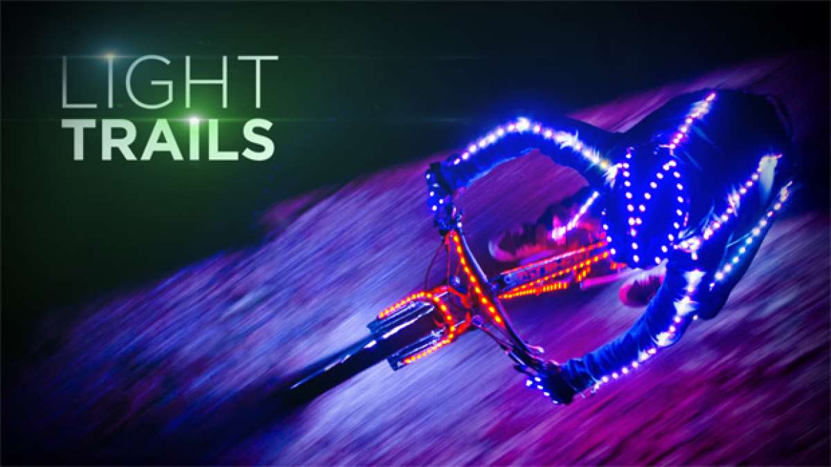 Video: 'Light Trails', una genial combinación de técnica, LEDs y bicicletas