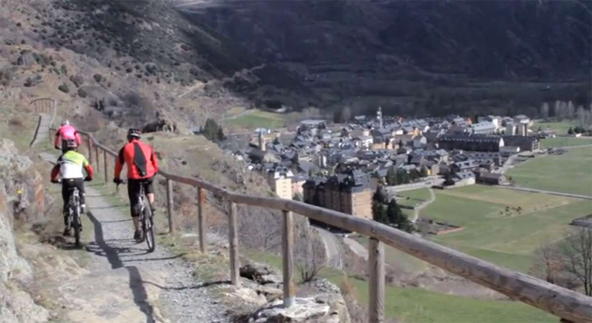 Video: Practicando Mountain Bike en Vall d'Àneu (Pirineos, España)