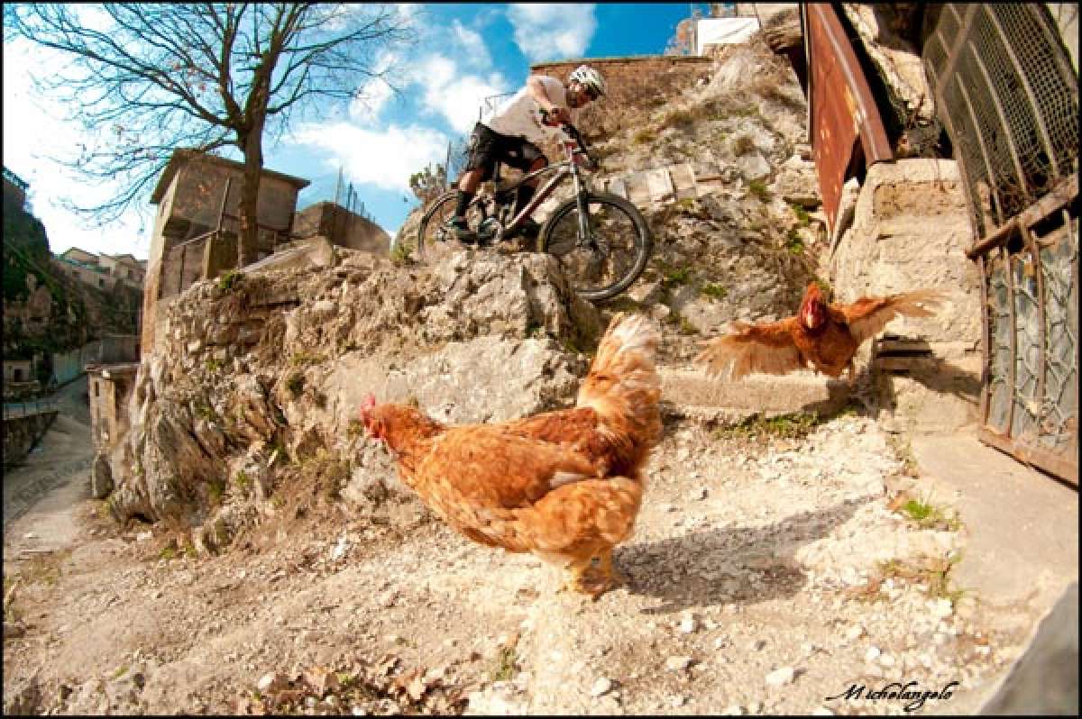 La foto de la semana en TodoMountainBike: "Chicken Race"