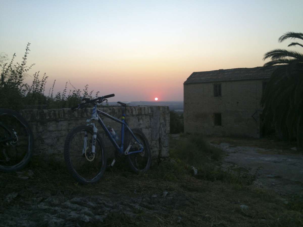 La foto del día en TodoMountainBike: 'Atardecer en Córdoba (Andalucía, España)'