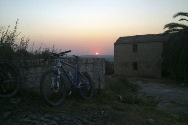 La foto del día en TodoMountainBike: "Atardecer en Córdoba (Andalucía, España)"