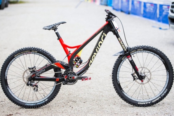 Un repaso a la Devinci Wilson Carbon RC del reciente campeón Steve Smith