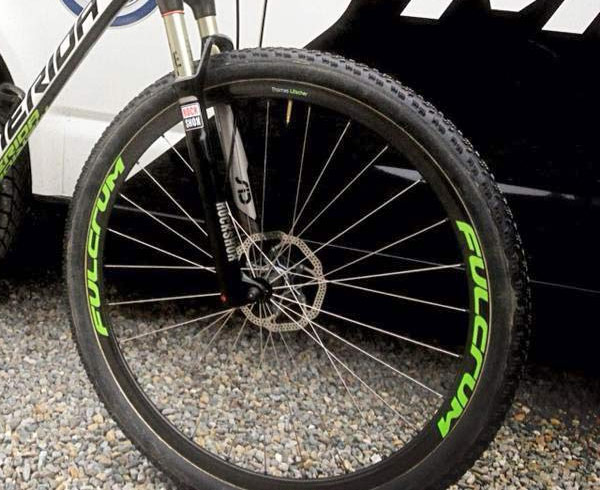 Sorpresa, sorpresa: Nuevas ruedas ultraligeras de Fulcrum en fibra de carbono en el equipo Merida MultiVan