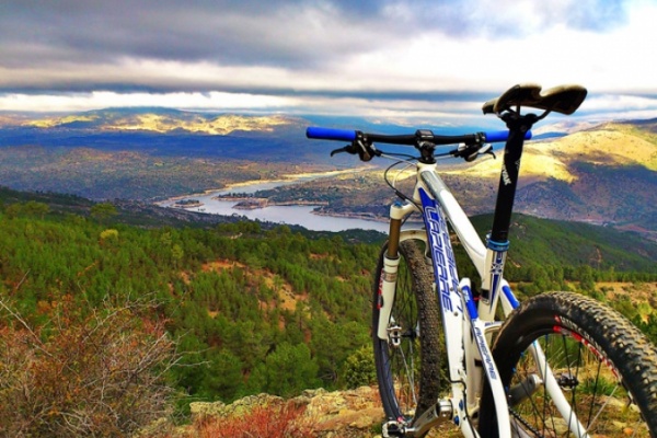 La foto del día en TodoMountainBike: "La zona de El Tiemblo (Ávila)"