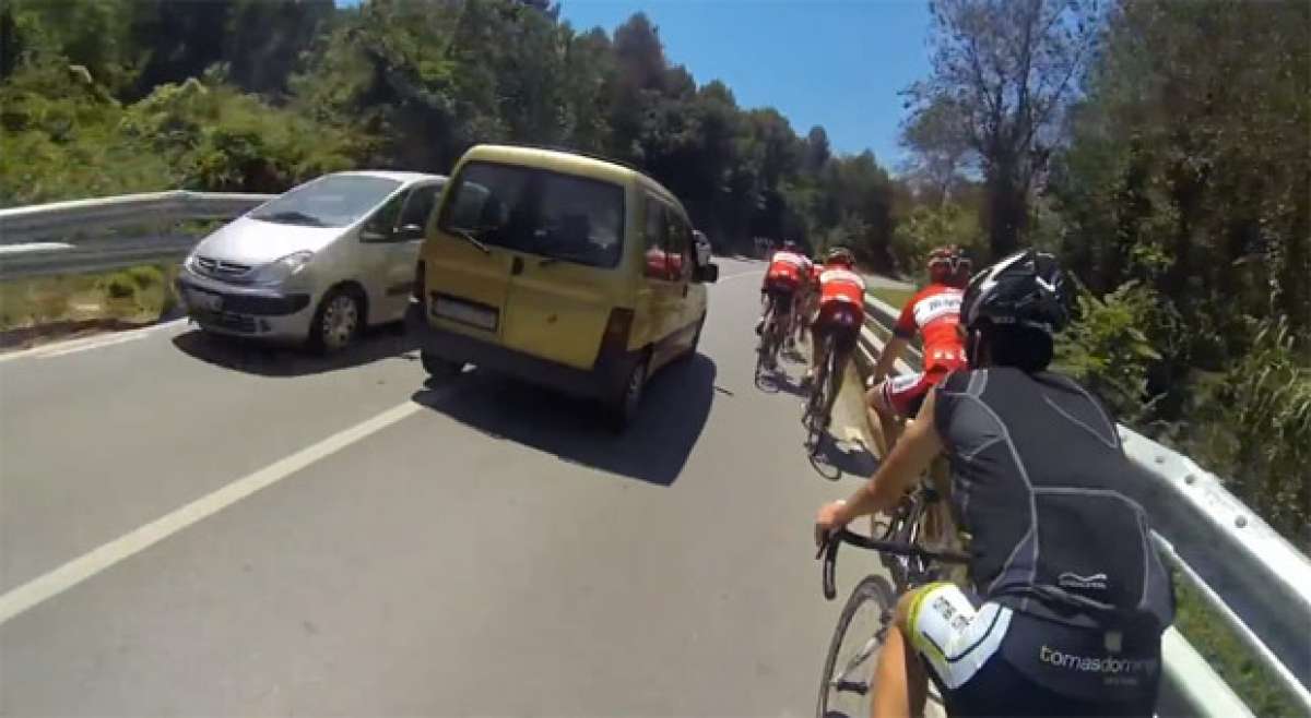 En TodoMountainBike: una conductora temeraria, un grupo de ciclistas y una cámara de vídeo