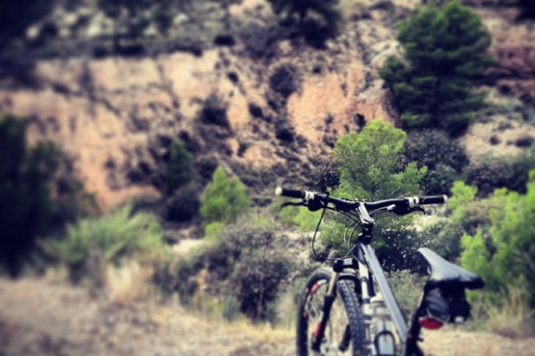 La foto del día en TodoMountainBike: "Fisgando por la Sierra de Crevillente"