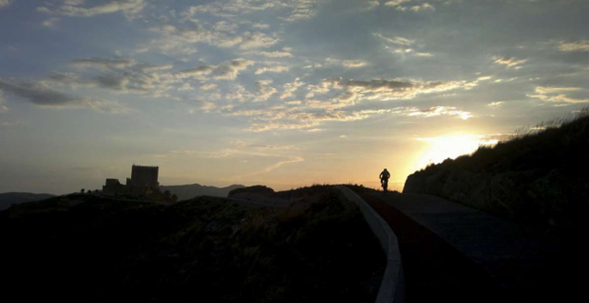 La foto del día en TodoMountainBike: 'Atardecer en el Castillo'