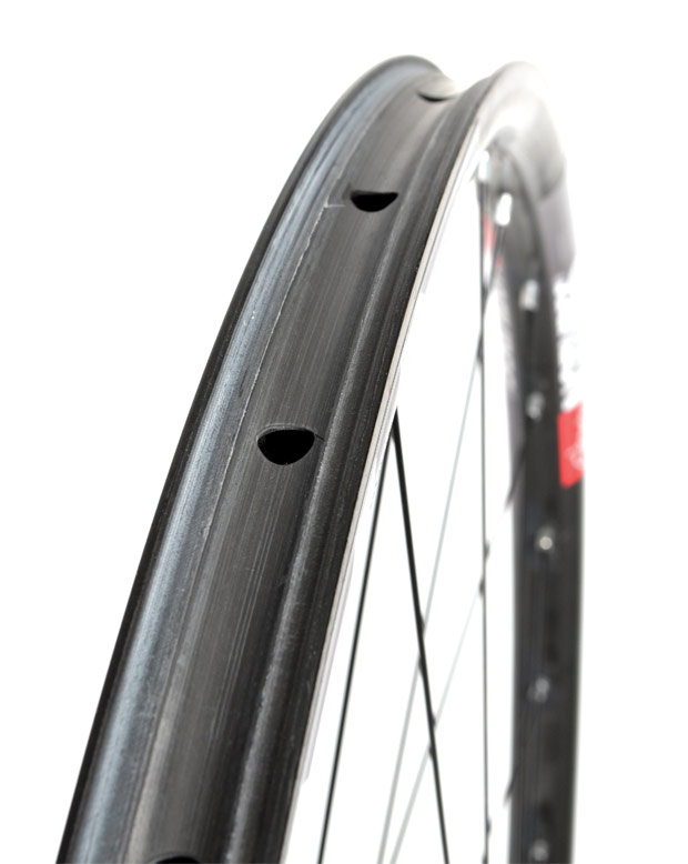 Stan's NoTubes ZTR Valor: Nuevas llantas de carbono para 2014