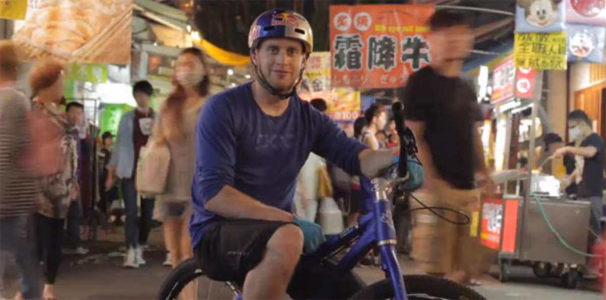 En TodoMountainBike: Danny Macaskill rodando por las pintorescas calles de Taichung (Taiwan, China)