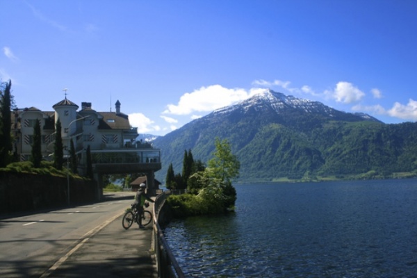 La foto del día en TodoMountainBike: "A orillas del lago de Zug (Suiza)"
