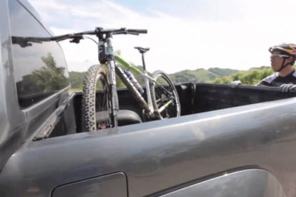 Video: Cómo cargar la bicicleta en el coche según Marco Aurelio Fontana