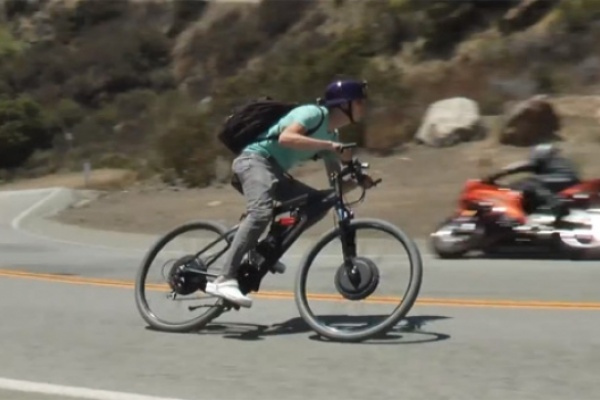 Video: Una bicicleta eléctrica con tracción integral y capaz de rodar a 80 km/h