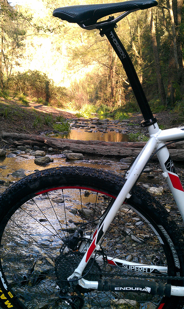 La foto del día en TodoMountainBike: 'Cruzando la Riera de Vallvidrera'