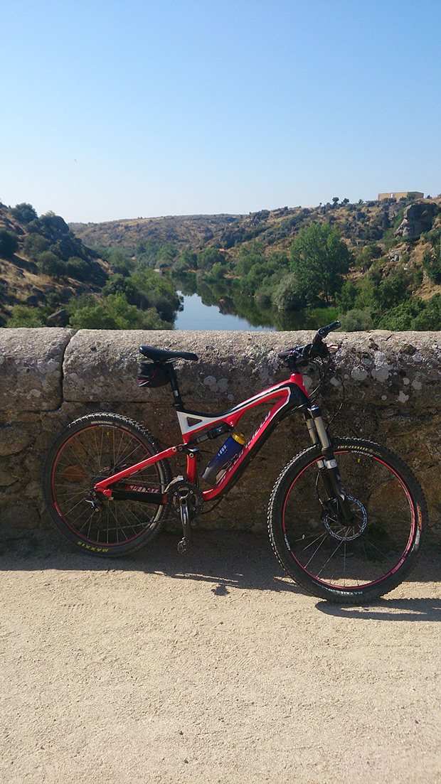 La foto del día en TodoMountainBike: 'Cruzando el Tormes'