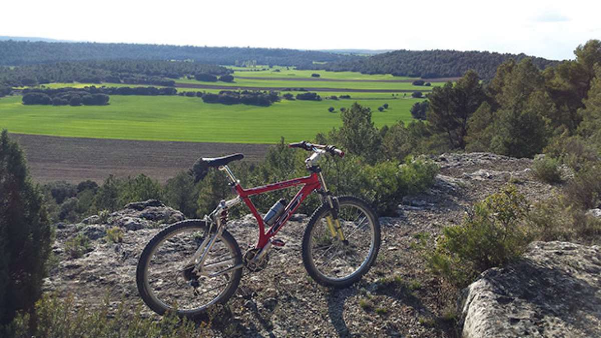 La foto del día en TodoMountainBike: 'Vista de La Dehesilla en Almodóvar del Pinar (Cuenca)'