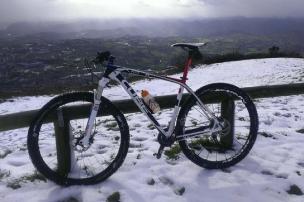 La foto del día en TodoMountainBike: "Desde la cima del monte Naranco"