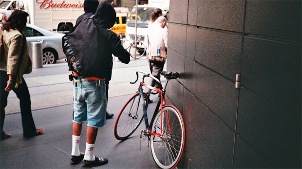 Mensajeros en bicicleta, la nueva apuesta de Amazon para sus entregas rápidas