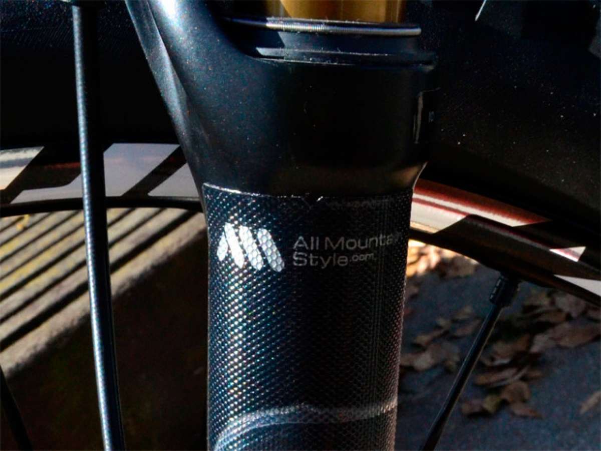 AMS Honeycomb Fork Guard, un nuevo protector adhesivo para horquillas de suspensión