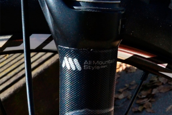 AMS Honeycomb Fork Guard, un nuevo protector adhesivo para horquillas de suspensión