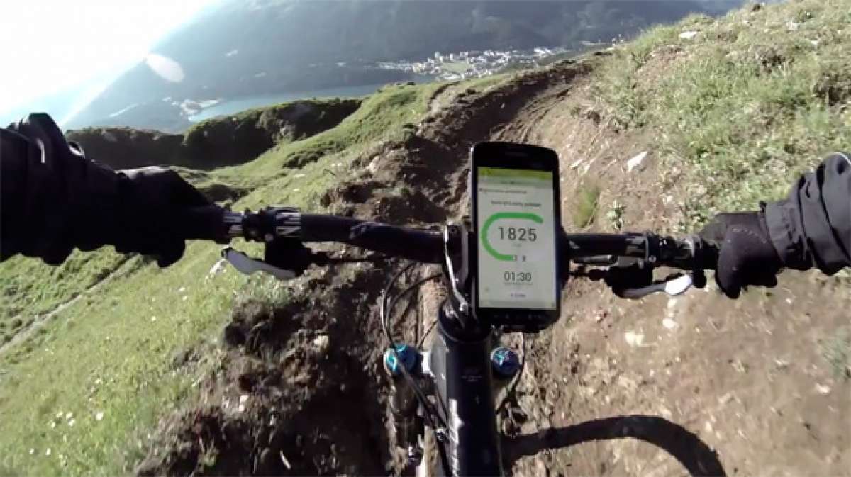 Anuncio promocional del Samsung Galaxy S4 Active, un móvil ideal para deportistas aventureros