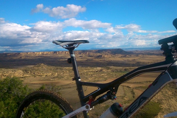La foto del día en TodoMountainBike: "Bardena Blanca"