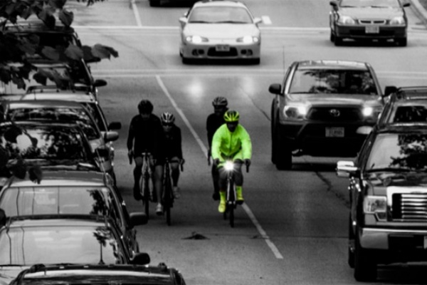 Bontrager Visibility: Chaqueta, perneras y manguitos de alta visibilidad para las épocas más frías (y oscuras) del año