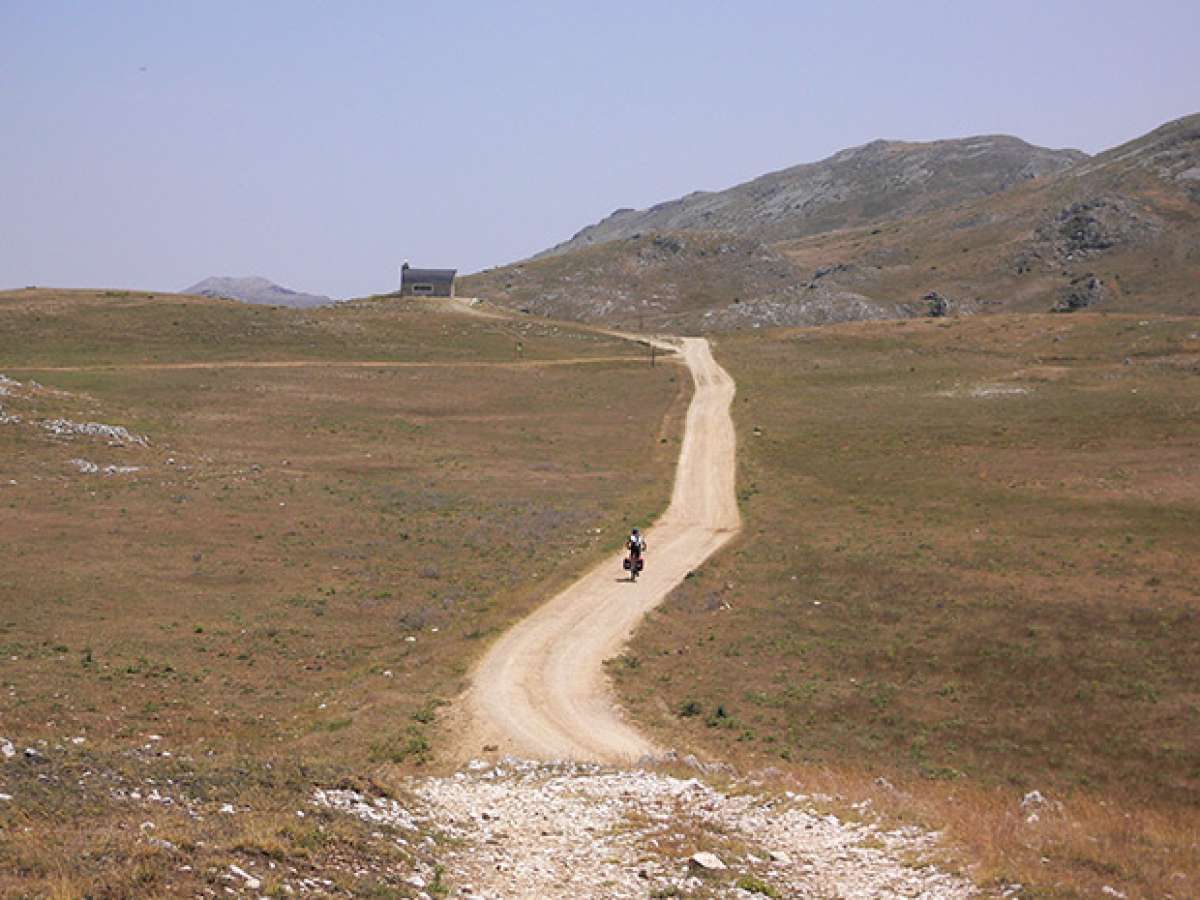 La foto del día en TodoMountainBike: 'La soledad del ciclista'