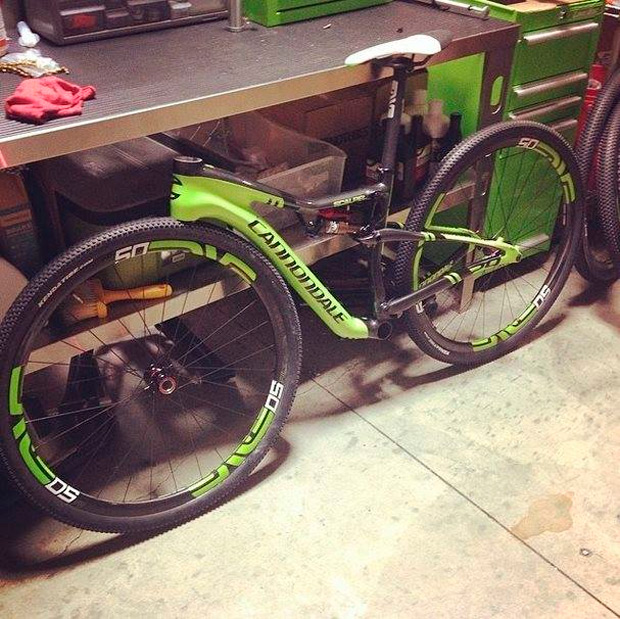 ¡Cazada! Fotos 'espía' de la nueva Cannondale Scalpel de 2015, con horquilla invisible Lefty incluida