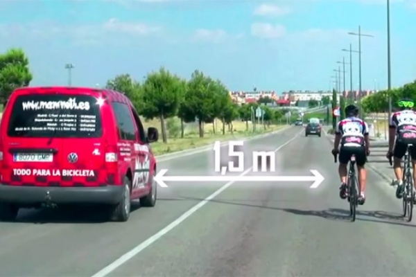 ¿Cómo adelantar correctamente a un ciclista?