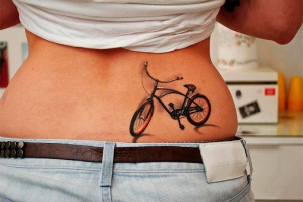 Los tatuajes y el ciclismo. ¿Qué hacer para proteger un tatuaje de las inclemencias del sol?