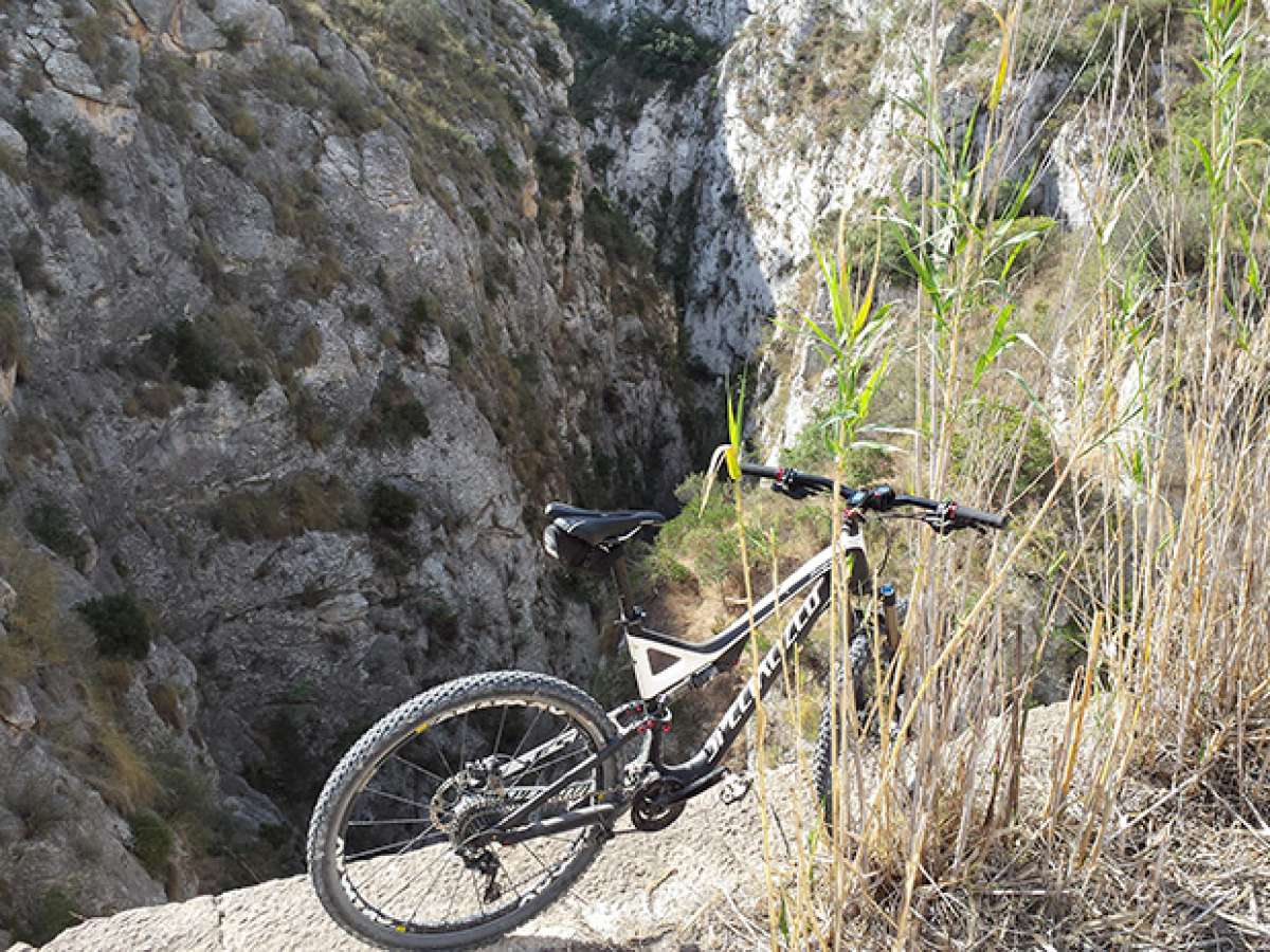 La foto del día en TodoMountainBike: 'En el pantano de Relleu (Alicante)'