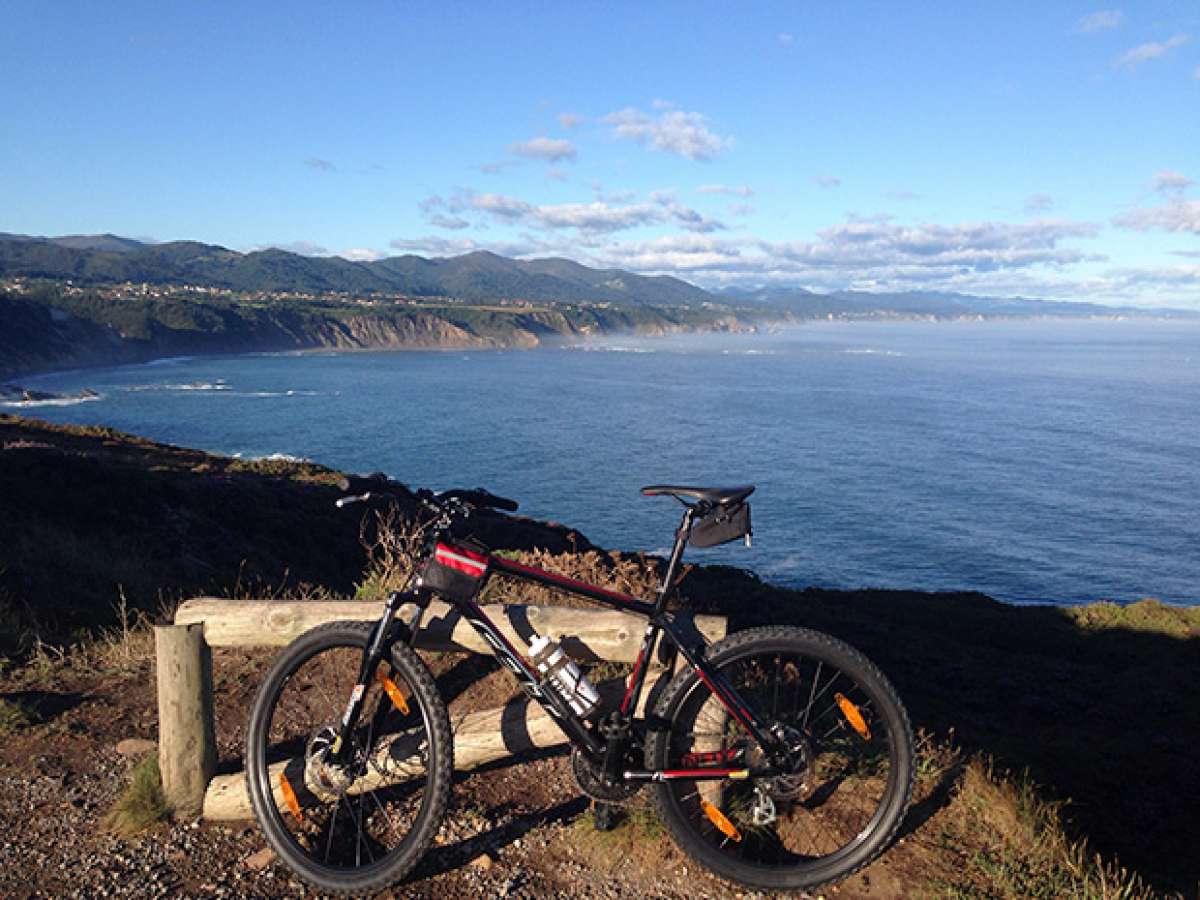 La foto del día en TodoMountainBike: 'El Faro de Cabo Vidio'