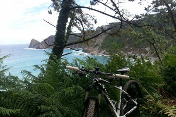 La foto del día en TodoMountainBike: "La playa, mi bici y Yo"