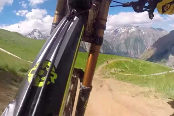 Así de suave funciona la horquilla Fox 40 de Gee Atherton
