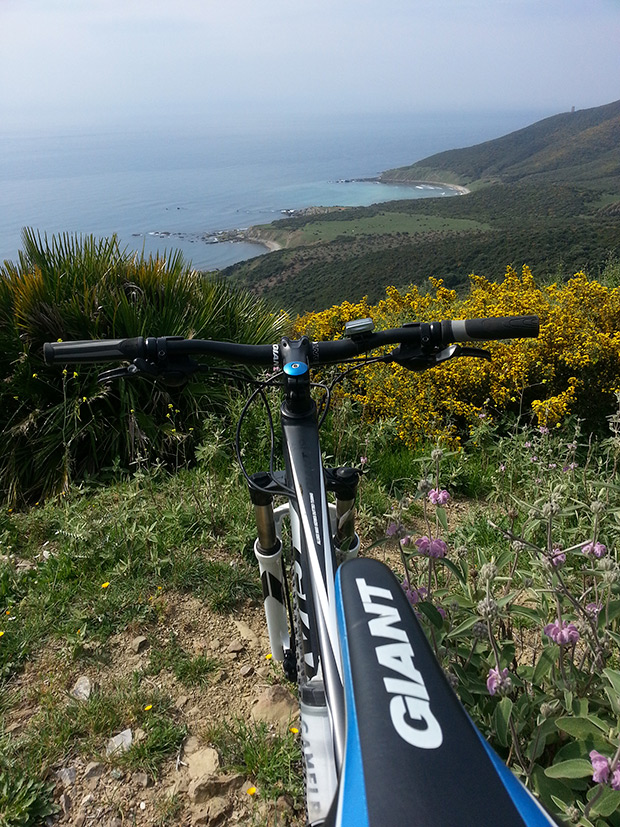 La foto del día en TodoMountainBike: 'Mirando Cala Arenas'