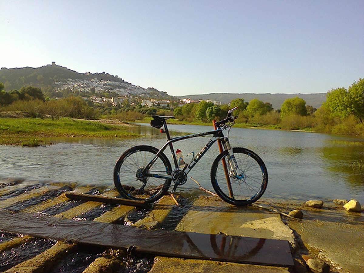 La foto del día en TodoMountainBike: 'Cruzando el río Hozgarganta'