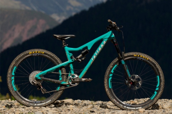 Nueva Juliana Roubion: Una Santa Cruz Bronson "feminizada" para las chicas más guerreras