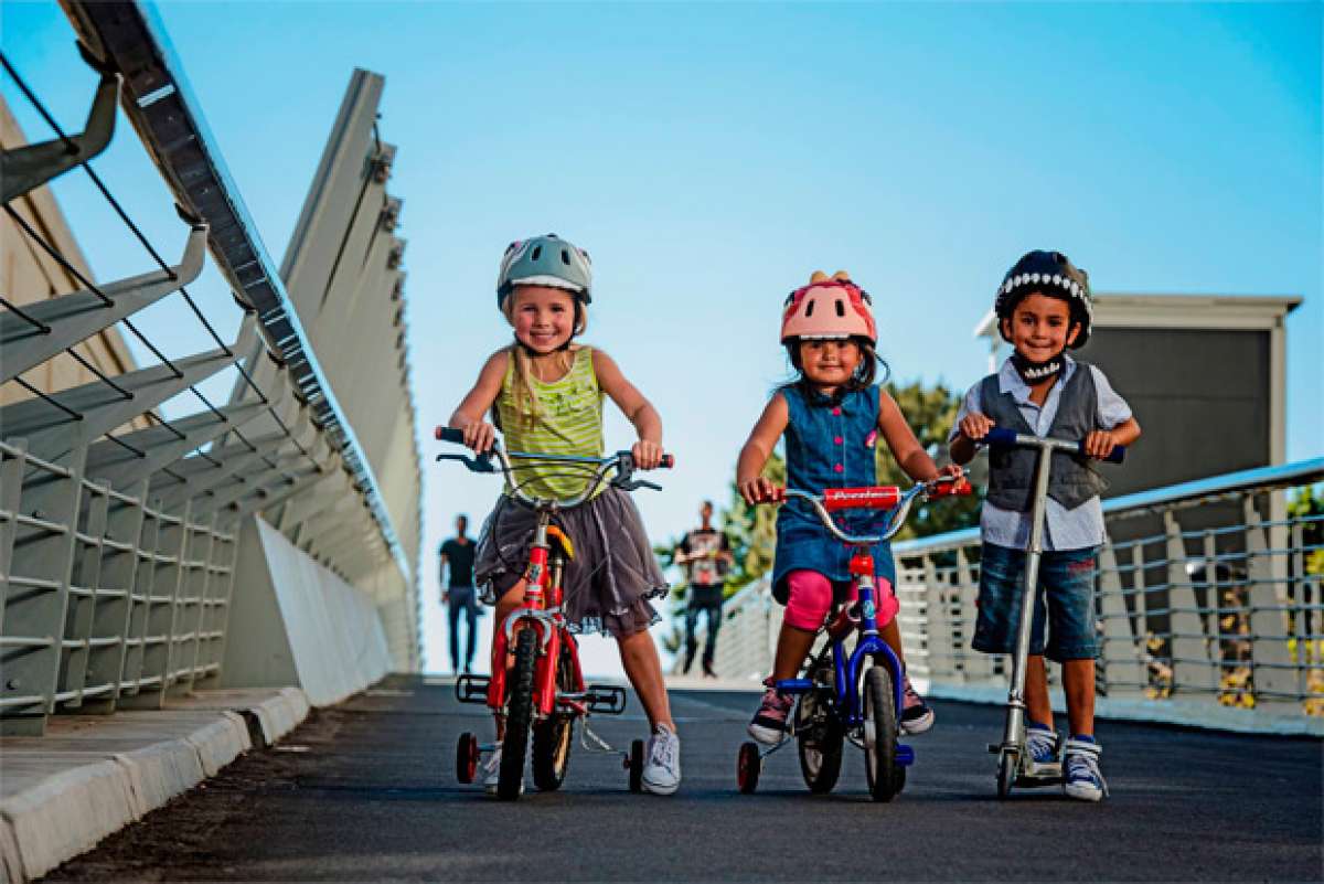 Casco obligatorio para los ciclistas menores de 16 años, en vigor a partir de hoy mismo