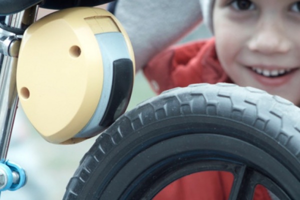 MiniBrake: Un freno con control remoto para las bicicletas de los más pequeños