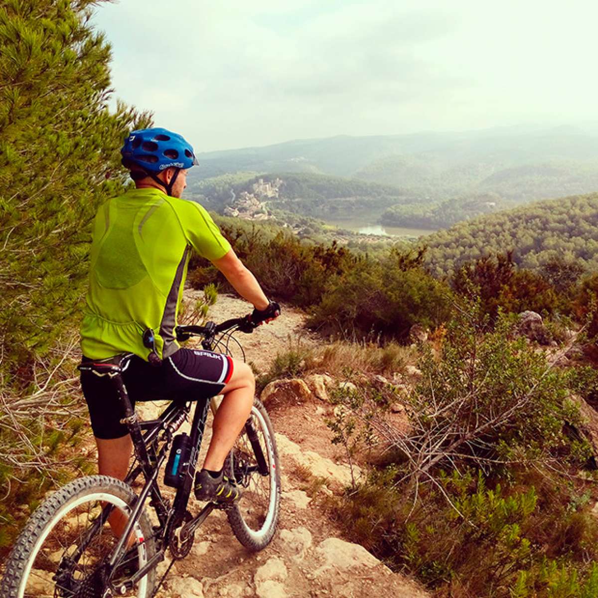 La foto del día en TodoMountainBike: 'Desde las alturas del Pantano de Foix'