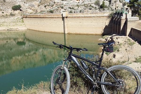 La foto del día en TodoMountainBike: "Pantano de Mezalocha (Zaragoza)"